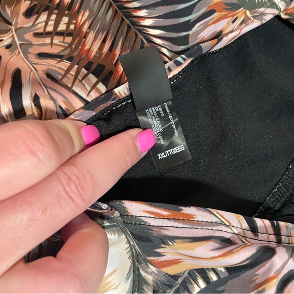 Great one piece bathing suit - Picture 4 of 5